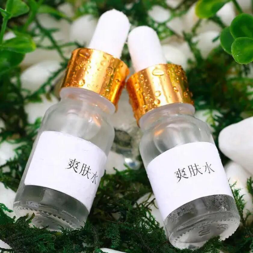 化妆水太普通？尝试功效型精华水，肌肤焕然一新！